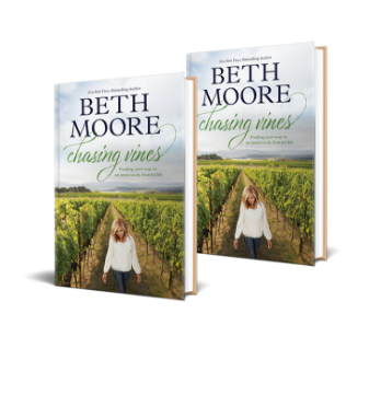 Preorder Offers for Chasing Vines, by Beth Moore | Tyndale House Publishers